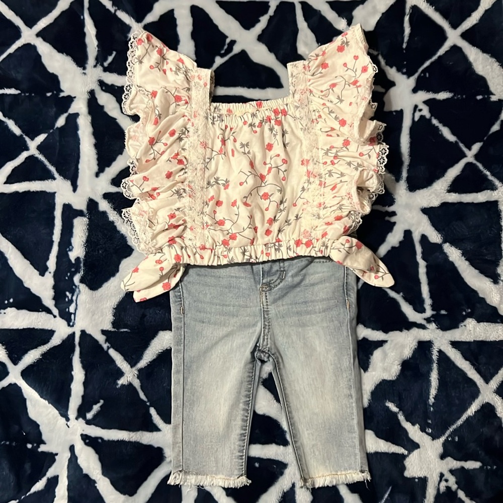 Jessica Simpson Baby outfit